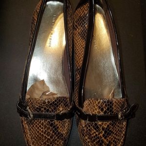 Ladies Etienna Aigner size 9 snake print loefers